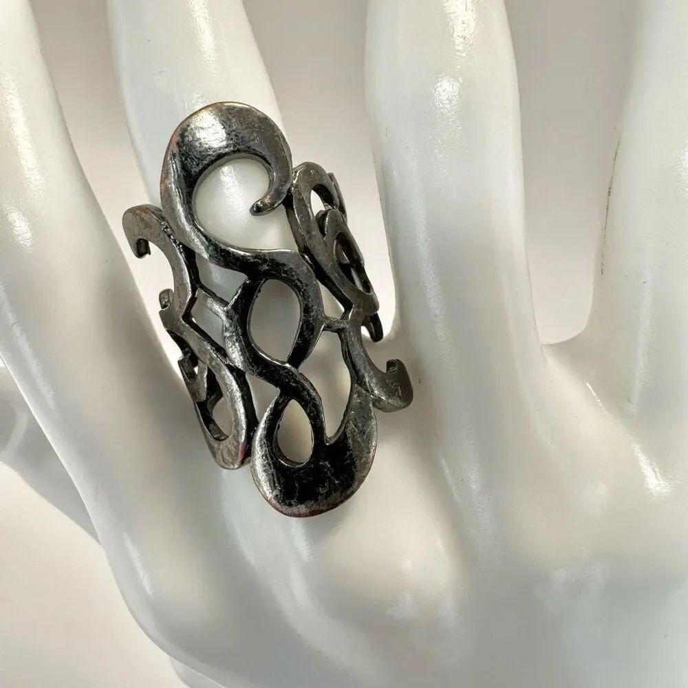 Grey cocktail ring